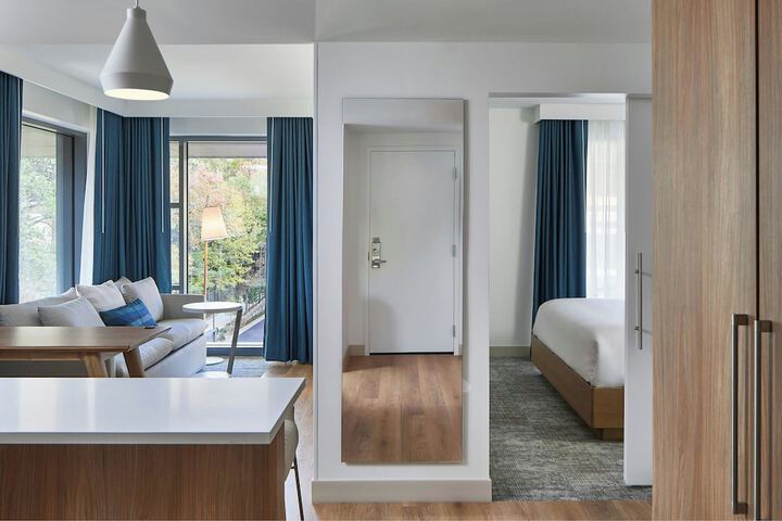 Room 6 of 52