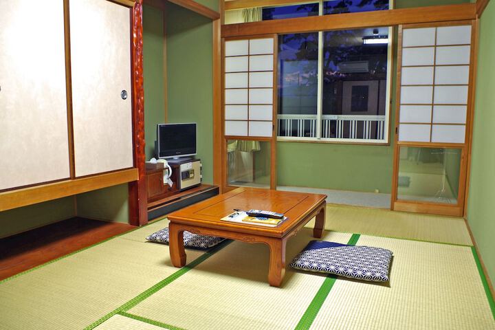 Room 10 of 23