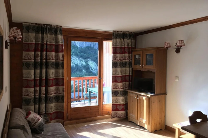 Gent203 2 Rooms 4 People 3 Exposed South VR