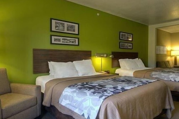 Room 7 of 44