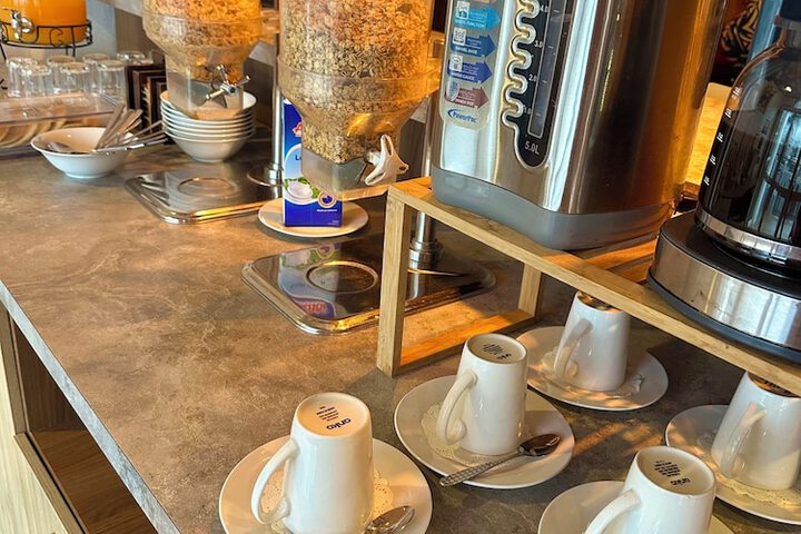 Breakfast/Coffee Service 51 of 68