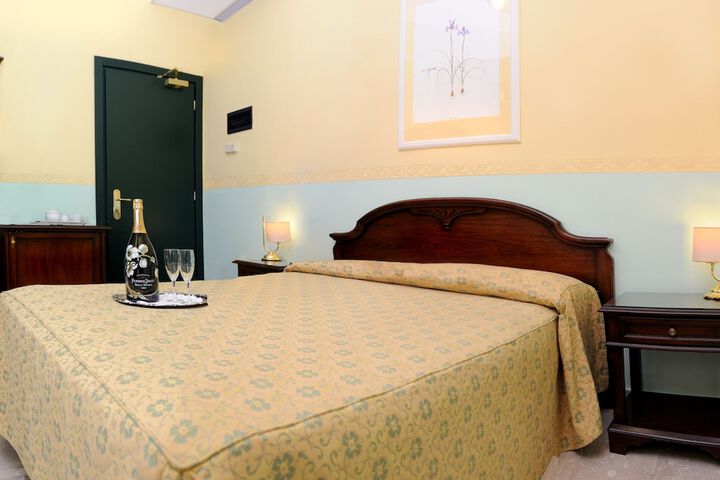 Room 16 of 42