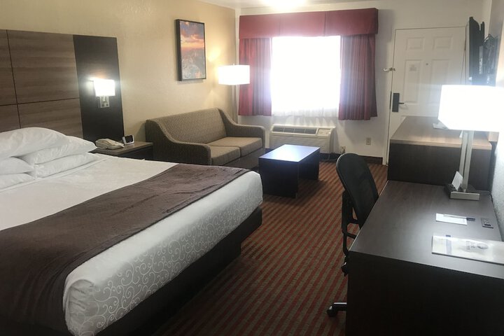 Room 4 of 35