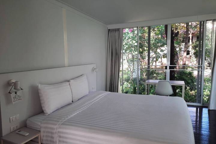 Room 34 of 127