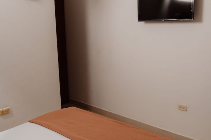 Room 8 of 62