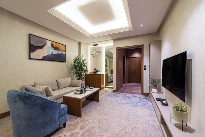 Room 33 of 54
