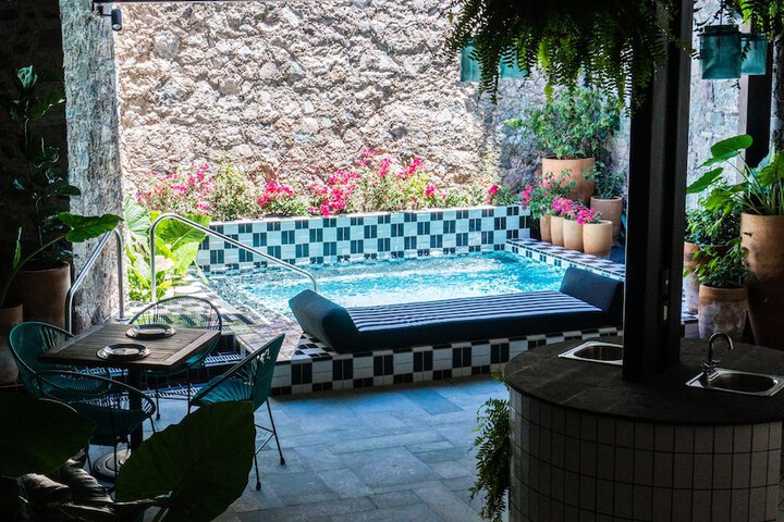 Pools & Facilities