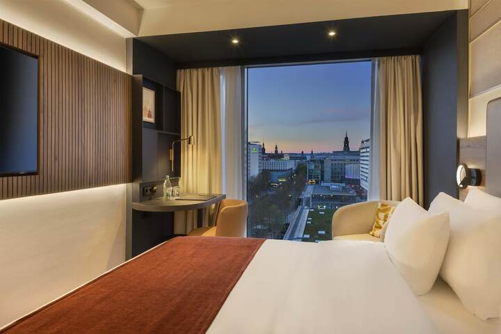 Room 40 of 92