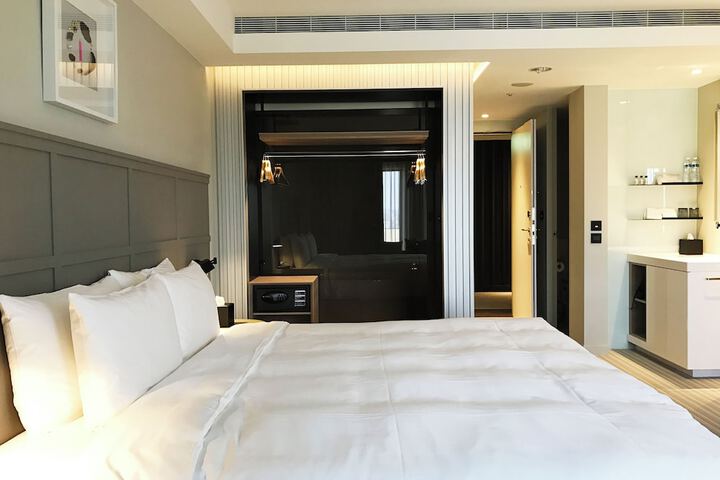 Room 43 of 83