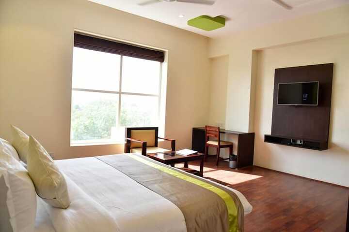 Room 14 of 39