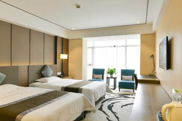 Room 2 of 7