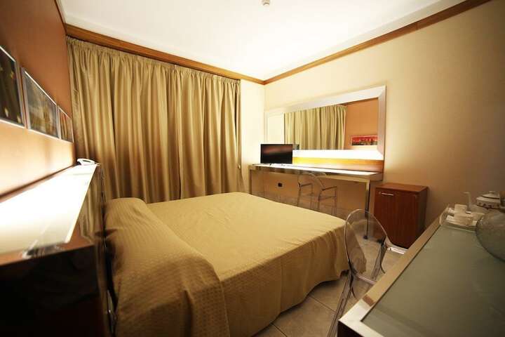 Room 17 of 45