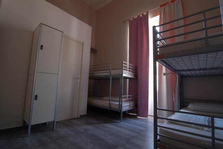 Room 7 of 33