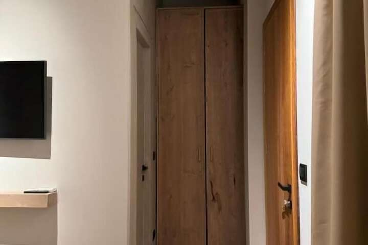 Room 47 of 93