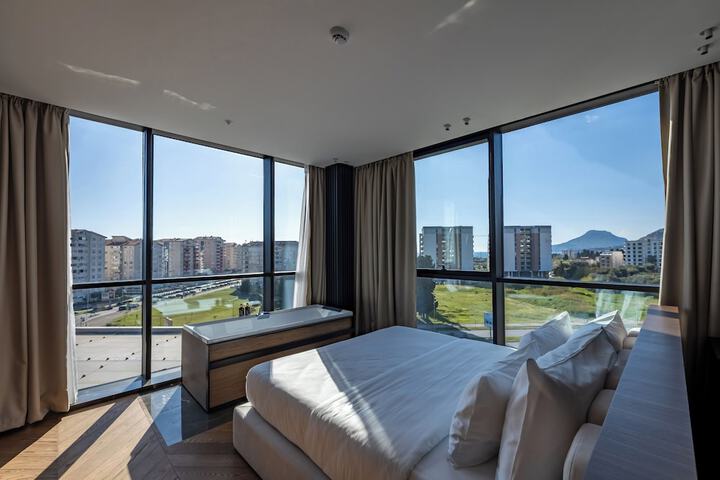 Room 9 of 31