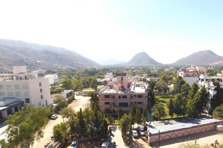 Photo 8