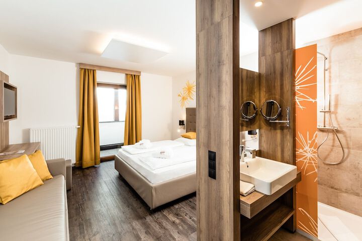 Room 7 of 22