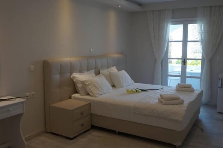 Room 9 of 32