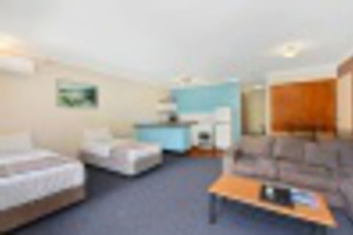 Room 4 of 156