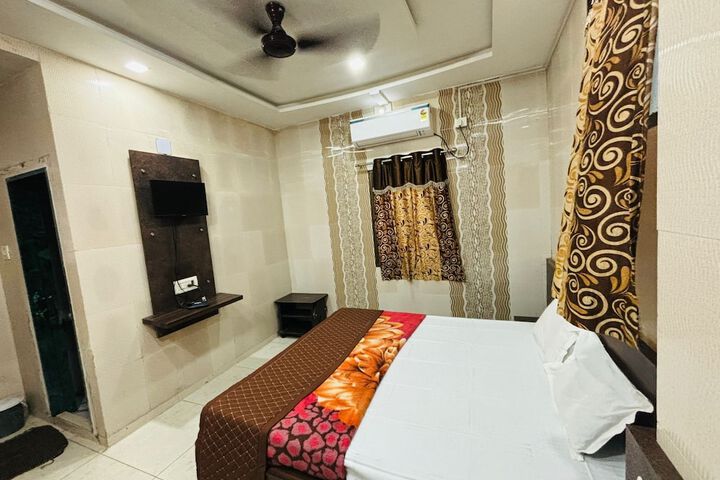 Room 14 of 27