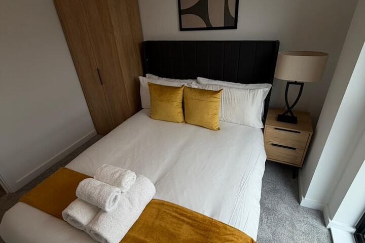 Room 5 of 74