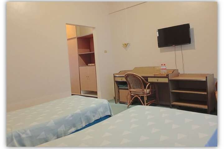 Room 14 of 36