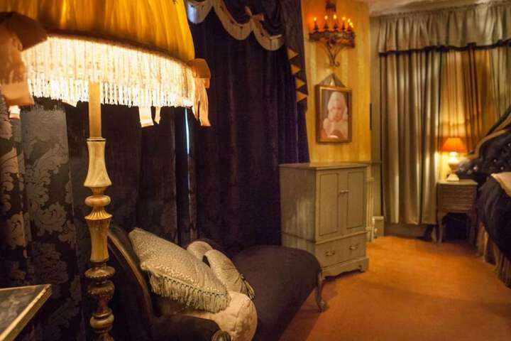 Room 41 of 272