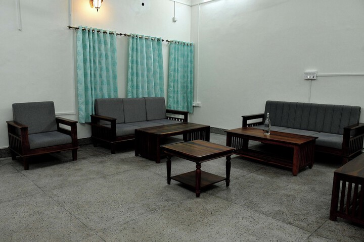 Room 8 of 17