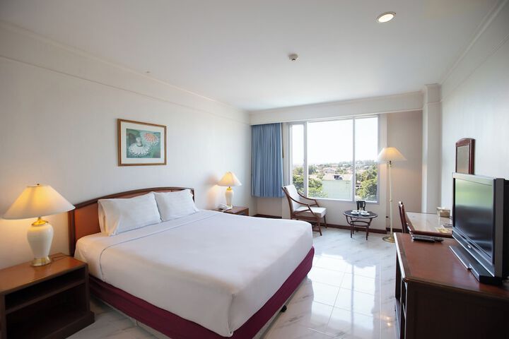 Room 9 of 49