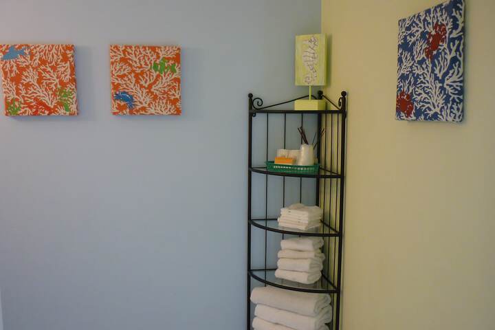 Room 33 of 42