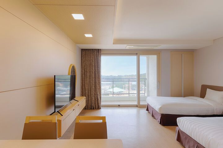 Room 20 of 53