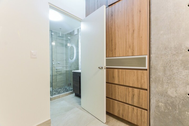 Room 219 of 254