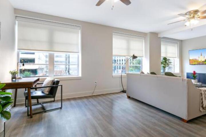 Chic Elegance in the Heart of NOLA: 4 Bedroom Oasis Awaits in New Orleans, LA