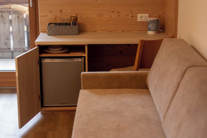 Room 15 of 38
