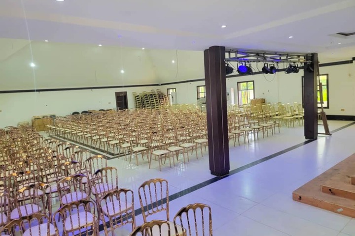 Ballroom/Hall 19 of 24