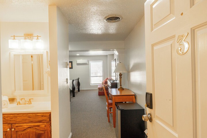 Room 18 of 113