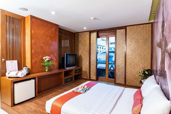 Room 8 of 62