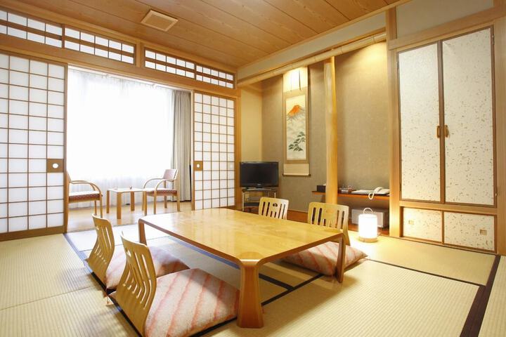 Room 7 of 34
