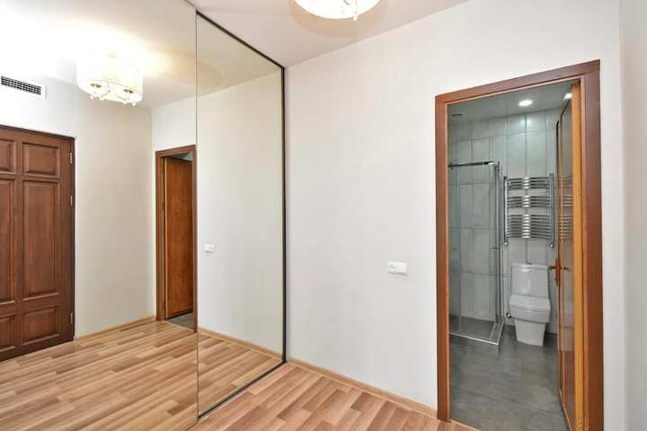 Room 21 of 29