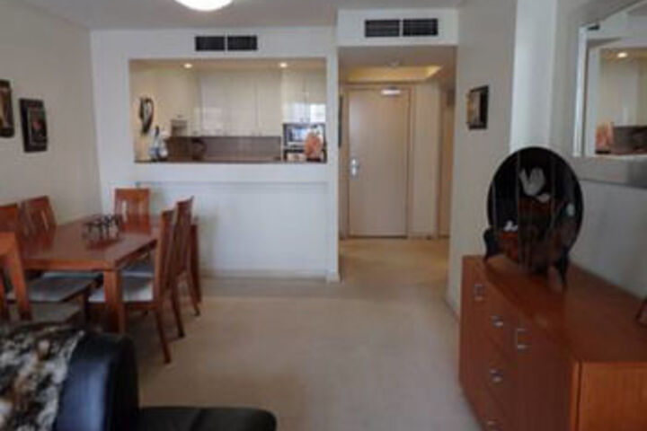 Room 17 of 28