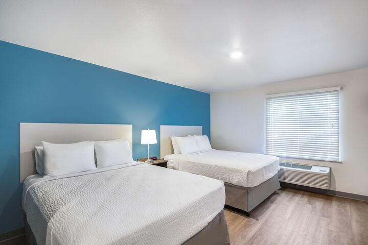 1 Queen Bed (11 of 28)