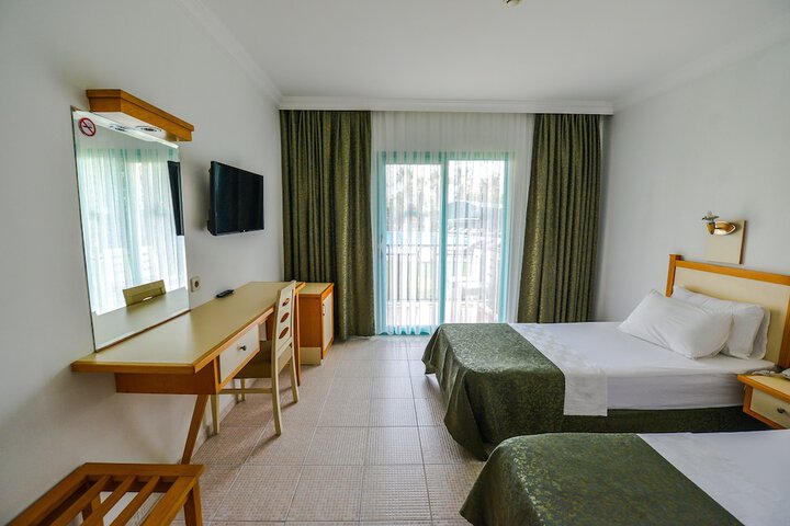 Room 9 of 34