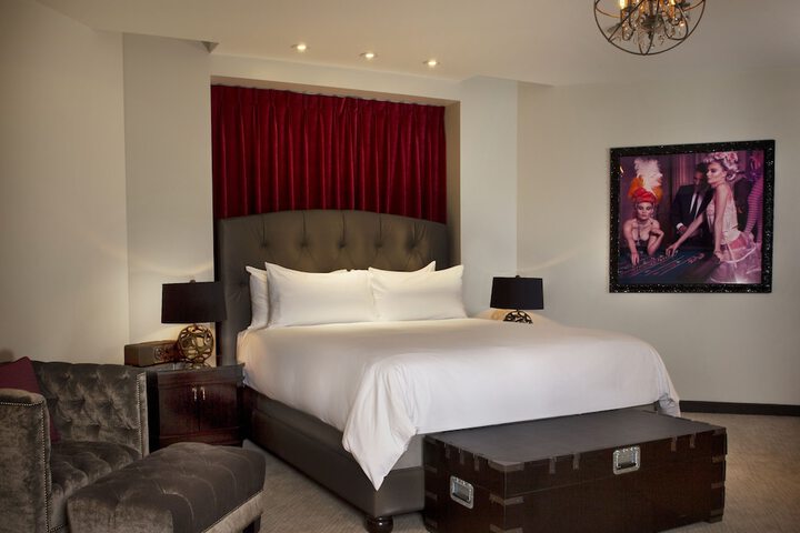 Room 5 of 52