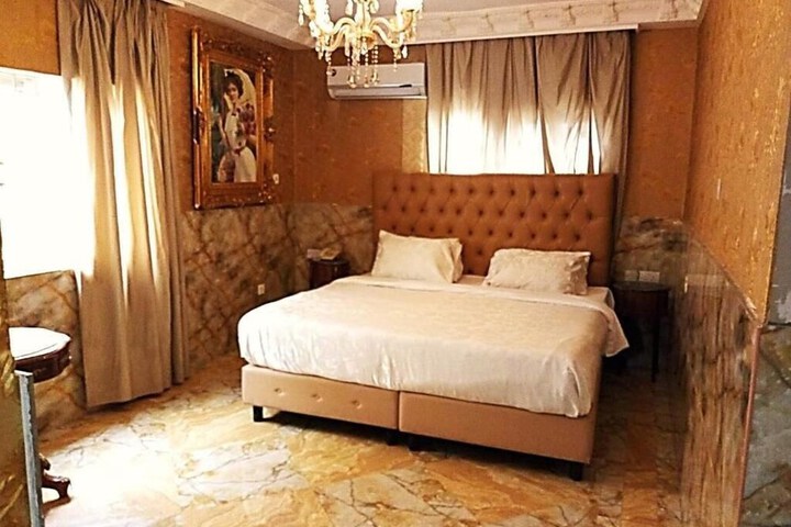 Room 36 of 61
