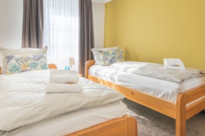 Room 14 of 36