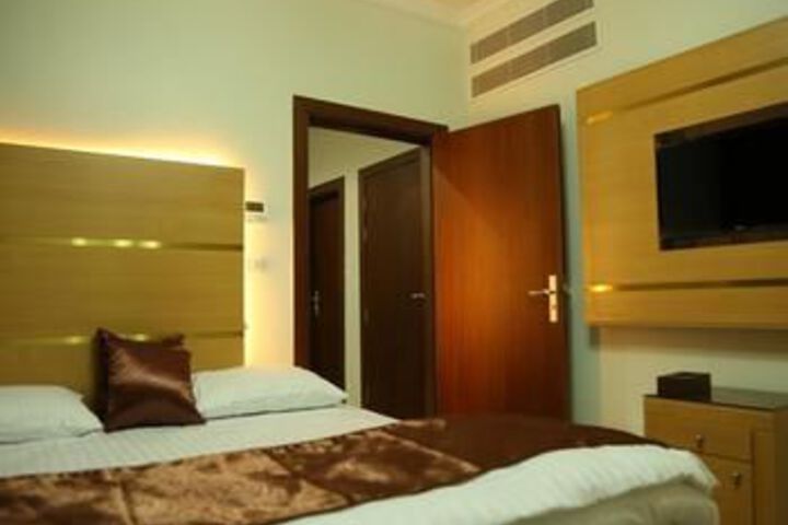 Room 27 of 45