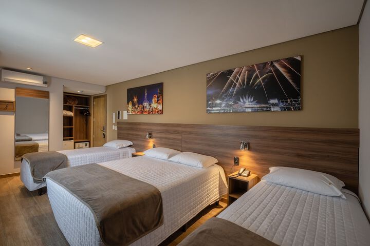 Room 14 of 100