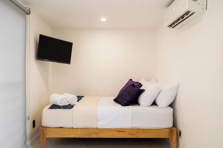Room 12 of 84