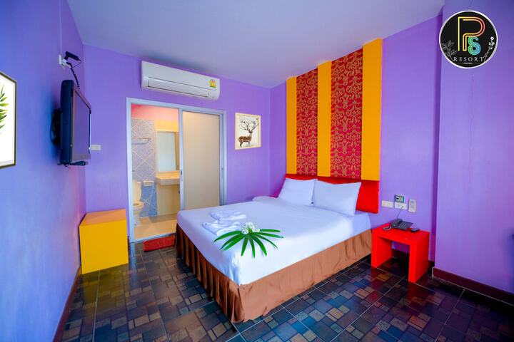 Room 8 of 25