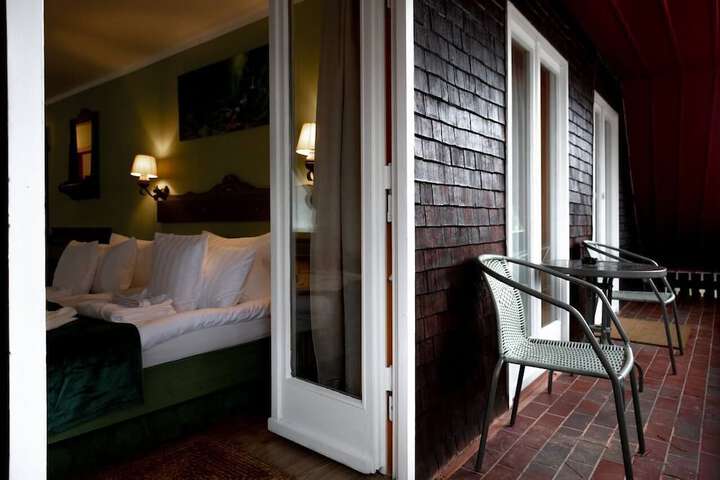 Room 44 of 76